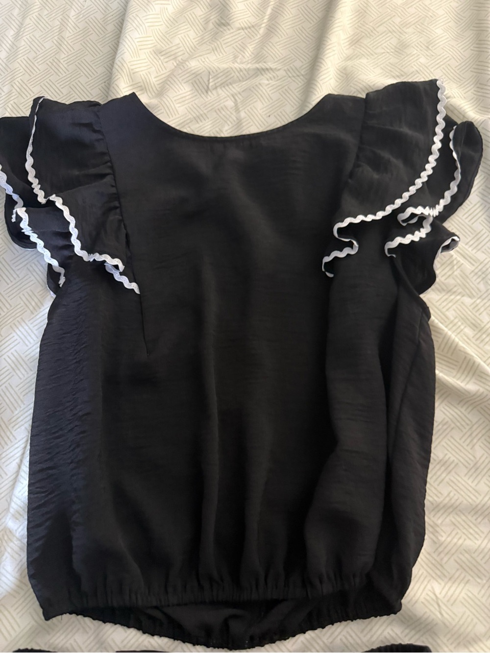Black Ruffle Sleeve Crop Top & Shorts Set size small - Picture 2 of 6